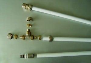 Монтаж водопровода из металлопластиковых трубы